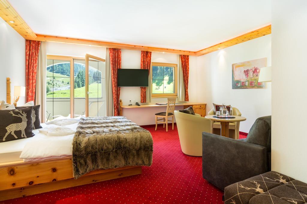 Chasa Castello Relax & Spa Samnaun Room photo